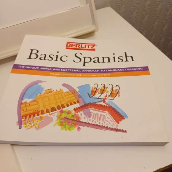 Berlitz Learn Spanish Cassette And Book Set - Picture 6 of 9